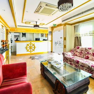 Oyo 137 Marina Hotel